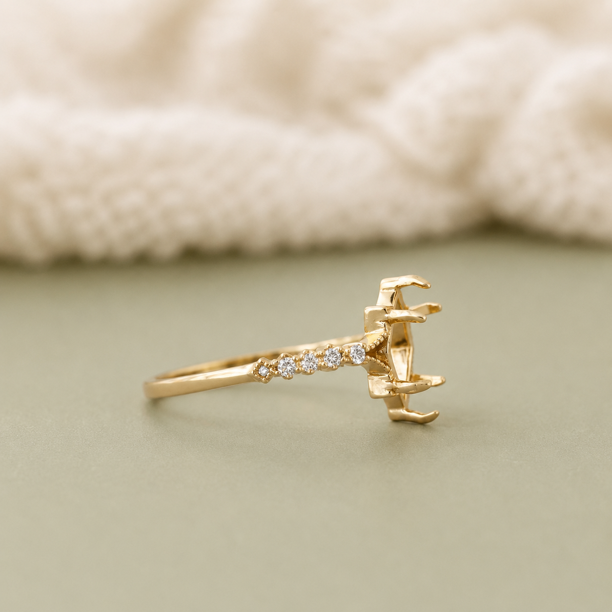 925 Sterling Silver Retro Rhombus Ring Setting in gold – side view showing prong detail